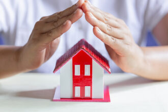 Assurance habitation en copropriété : ce que couvre le syndicat, et ce que vous devez assurer vous-même