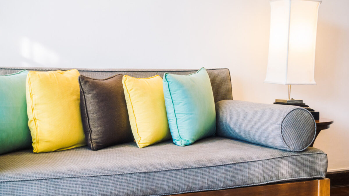 Coussins de banquette intérieurs : l'atout déco qui peut accélérer une vente immobilière