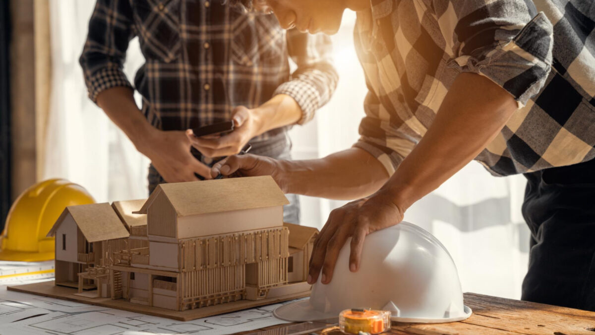 Top 3 des constructeurs de maisons RE2020 en Bretagne : vers une construction responsable et un accompagnement sur-mesure